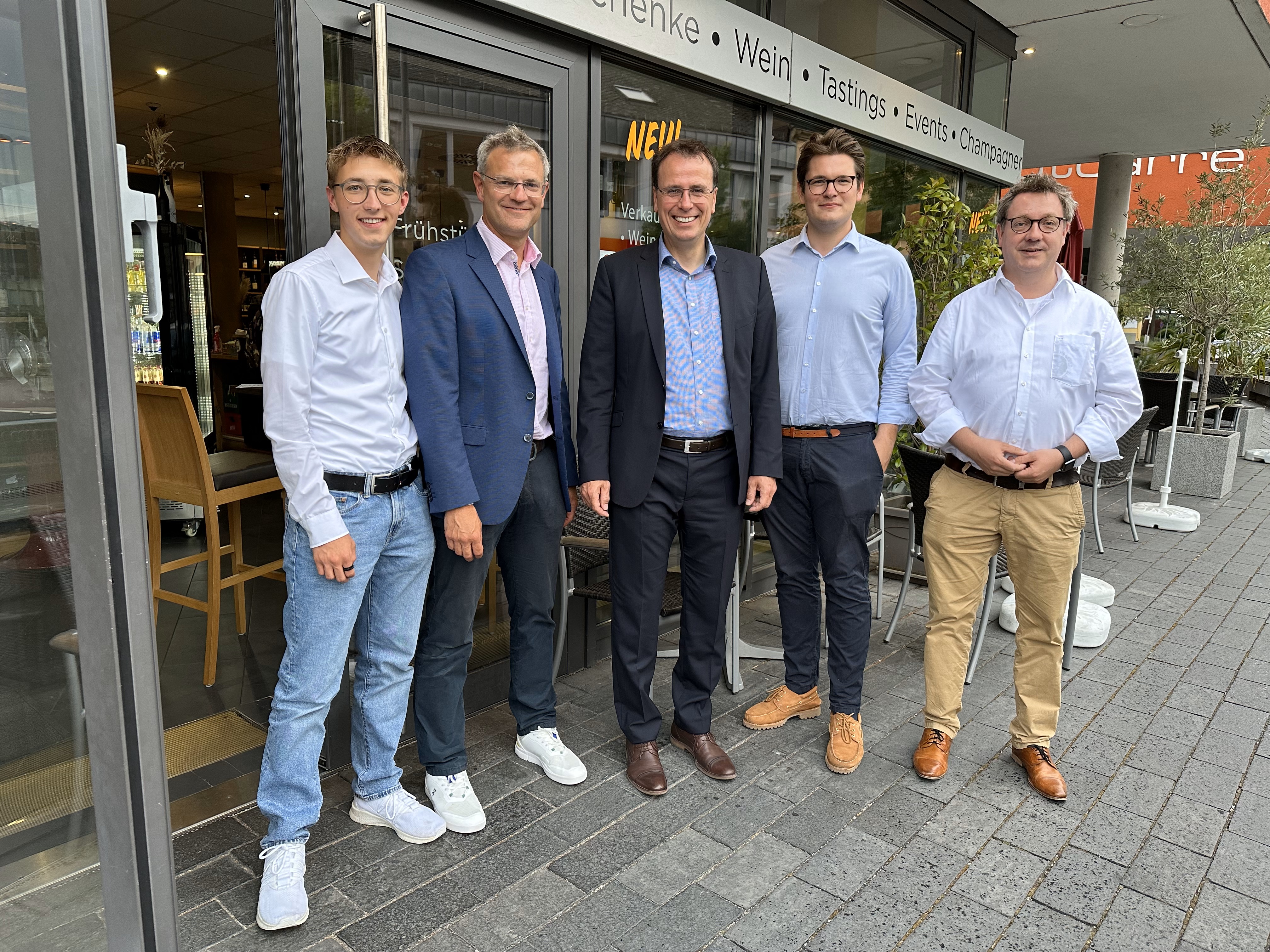 v.l.n.r: Julius Förch, Marco Haaf, Staatssekretär Volker Schebesta, Felix Schurr, Dr. Michael Preusch MdL